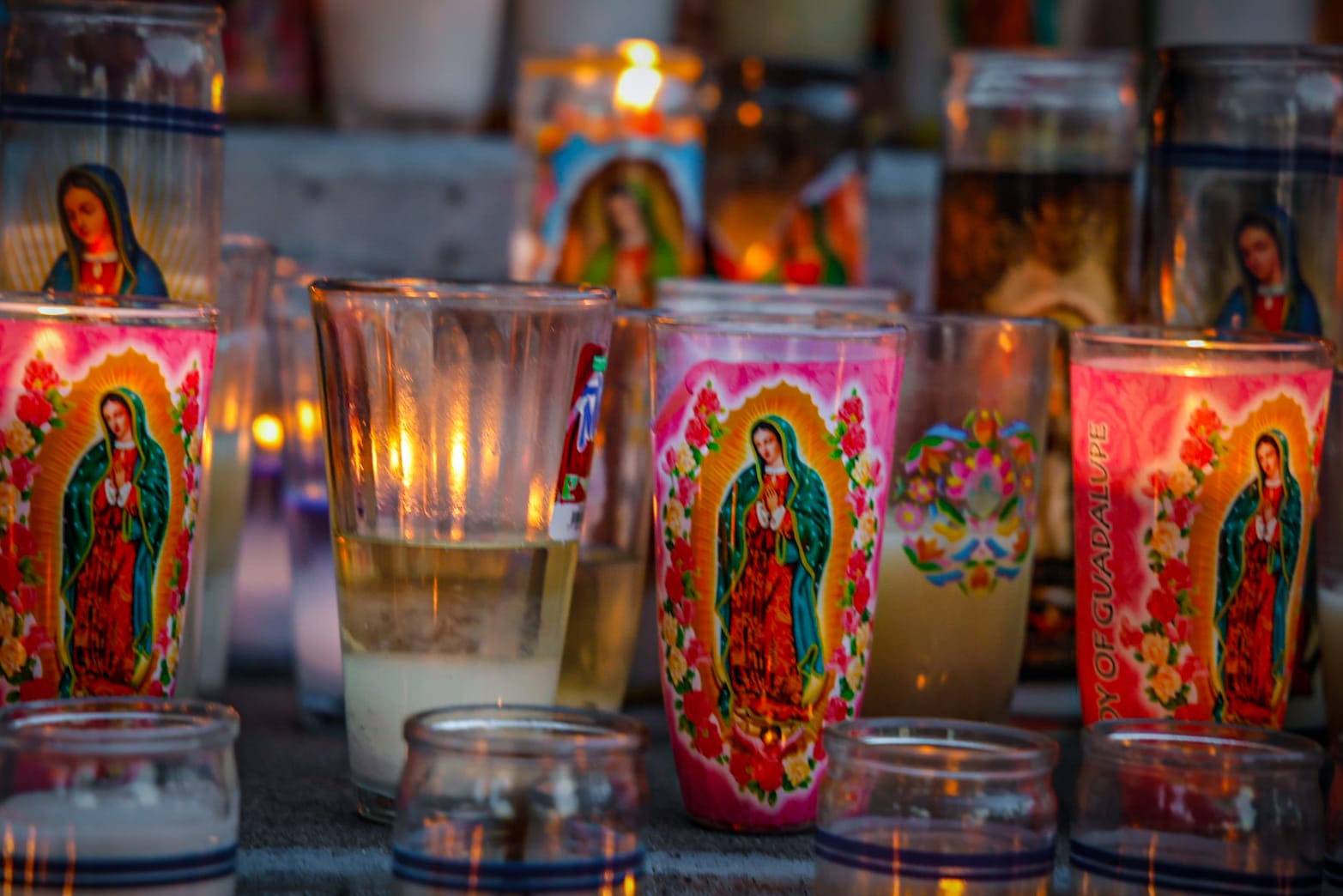 por miles arriban los feligreses a la lomita de culiacan