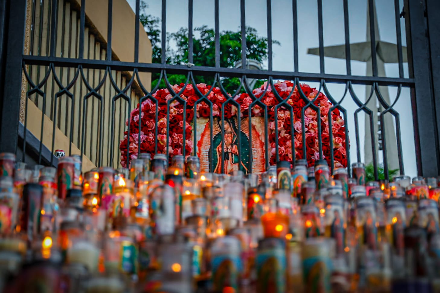por miles arriban los feligreses a la lomita de culiacan