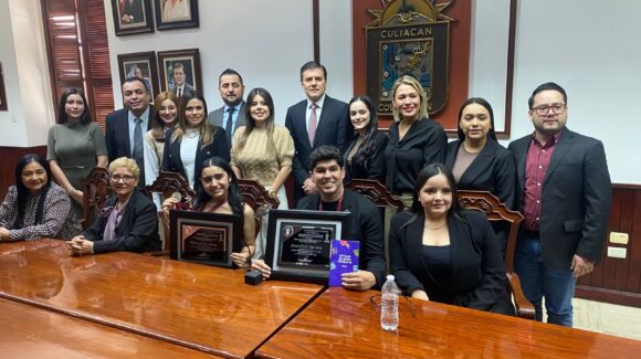 Elbri Karely y Claudio Daniel reciben el Premio Municipal a los Derechos Humanos 2025 de parte del Ayuntamiento de Culiacán