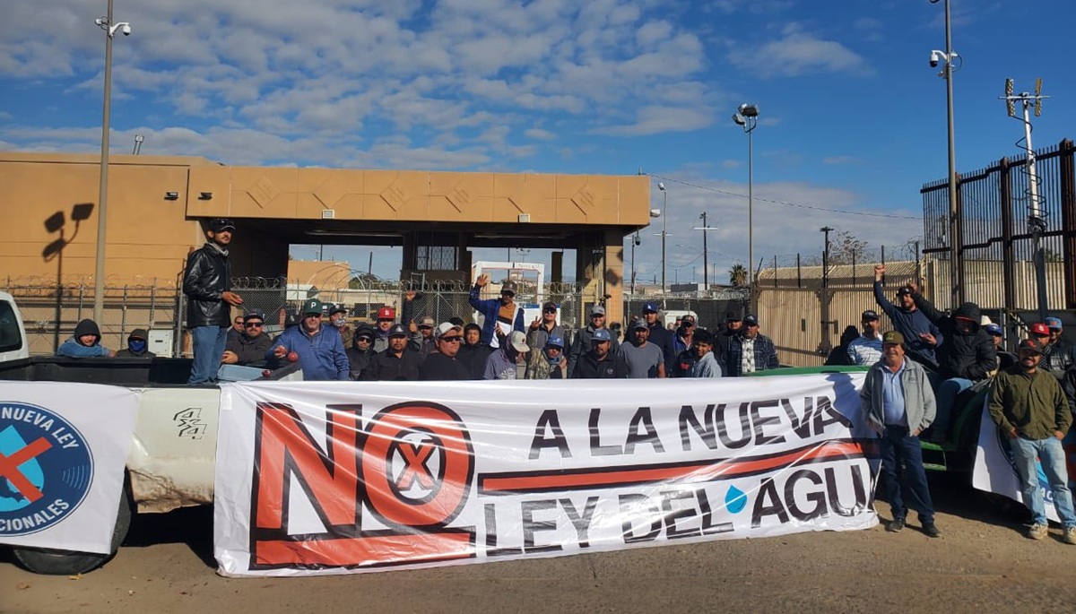 Productores en manifestación contra la Ley de Agua
