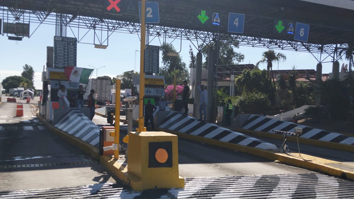 productores toman caseta de costa rica en culiacan sin
