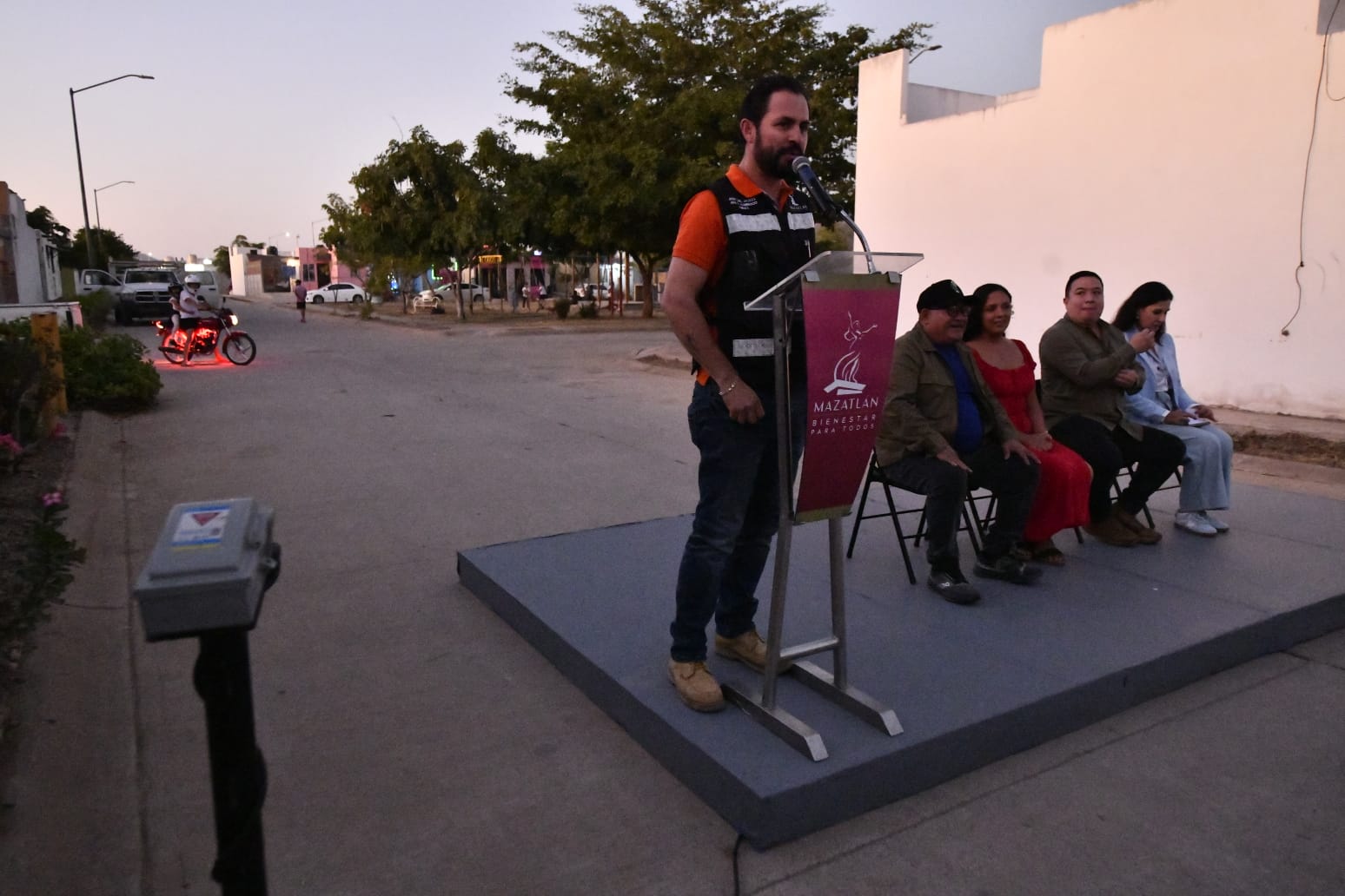 Programa "Mazatlán Brilla" en el fraccionamiento Tabachines
