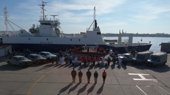 Marina activa Operación Salvavidas Invierno 2025 en playas de Mazatlán, Sinaloa