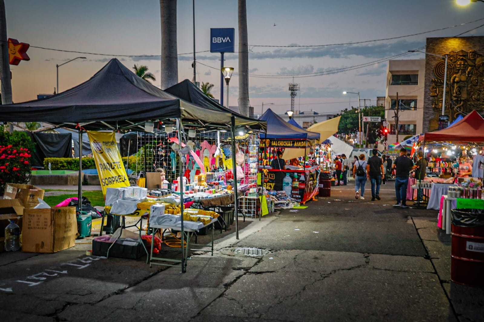 Comercios por el Día de la Virgen de Guadalupe en Culiacán