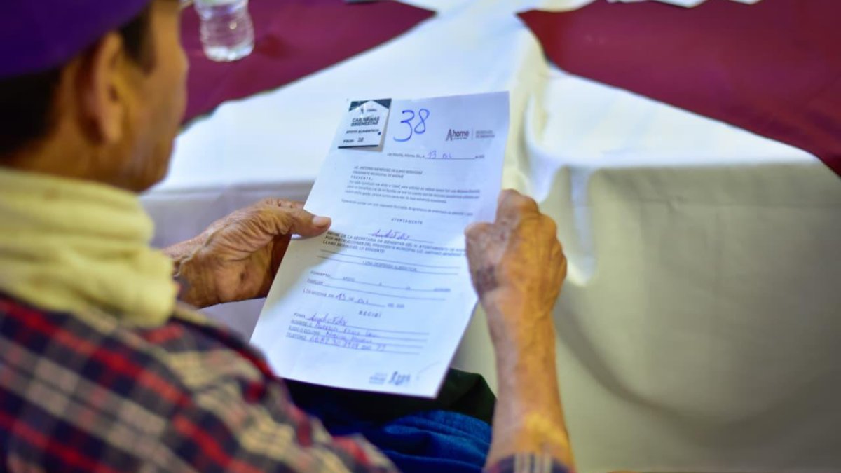 realizan caravana del bienestar en las malvinas en los mochis papel
