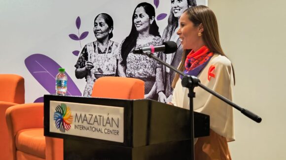Semujeres y Sectur impulsan liderazgo femenino con el conversatorio “Ellas al frente” en Mazatlán, Sinaloa