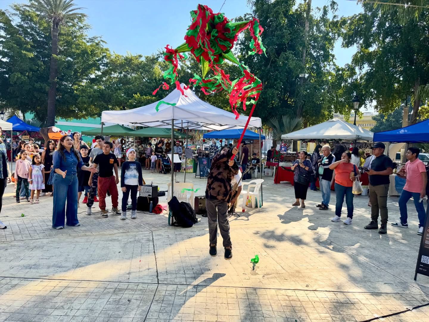 Realizan convivencia navideña en el Mercado Orgánico de Mazatlán