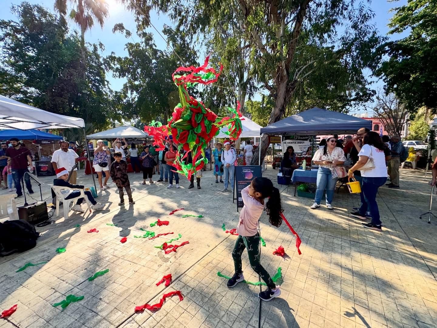 Realizan convivencia navideña en el Mercado Orgánico de Mazatlán