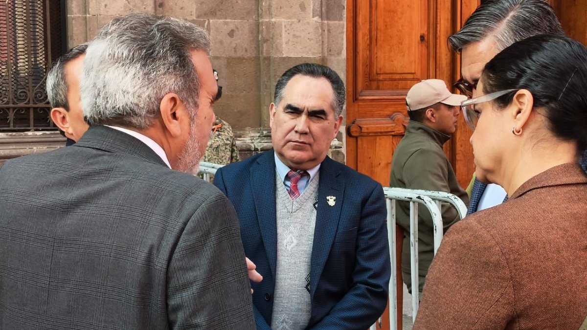 rector de la uas en reunion con hacienda