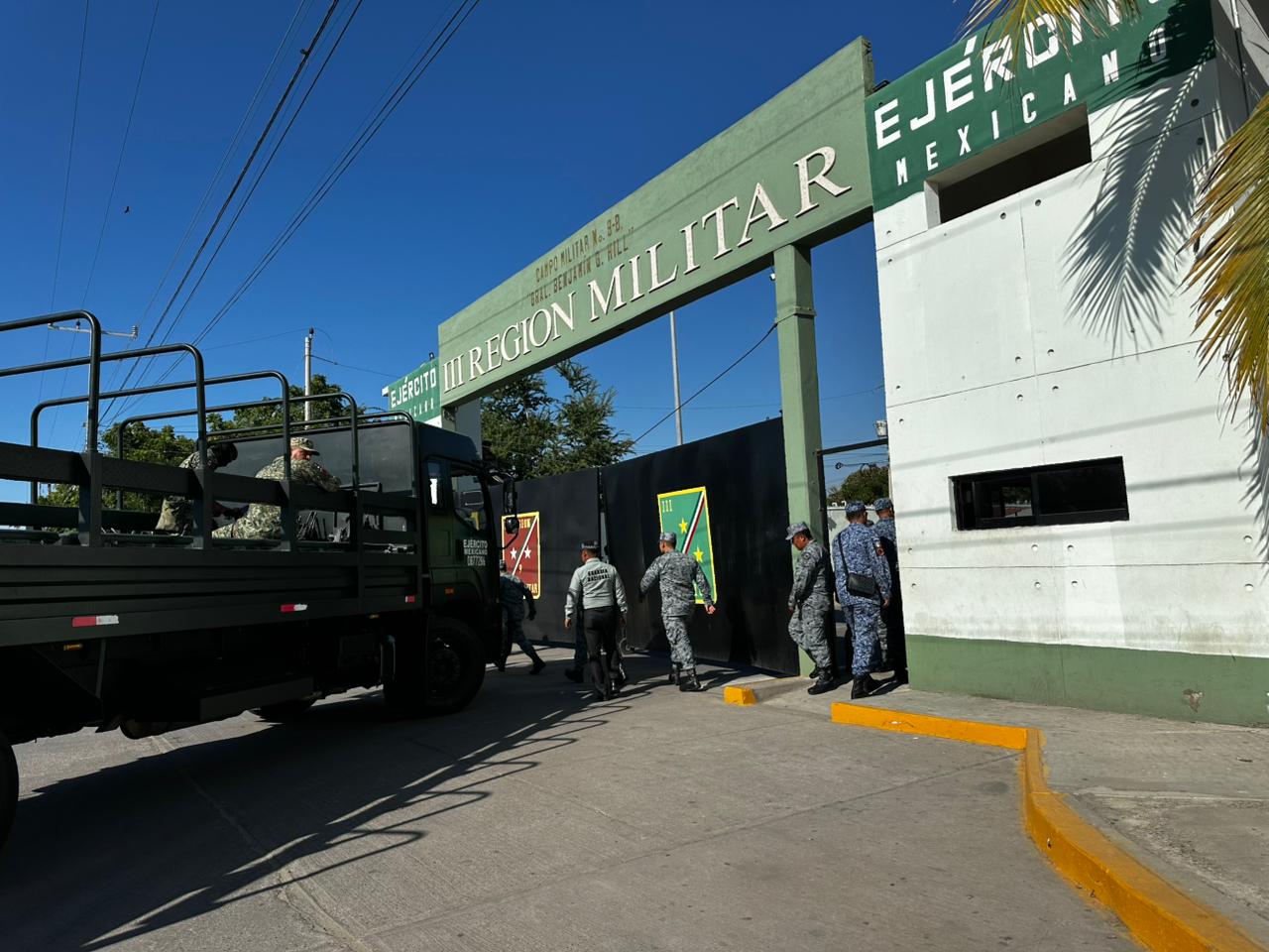 Refuerzan seguridad en la Tercera Región Militar de Mazatlán por visita de Trevilla Trejo