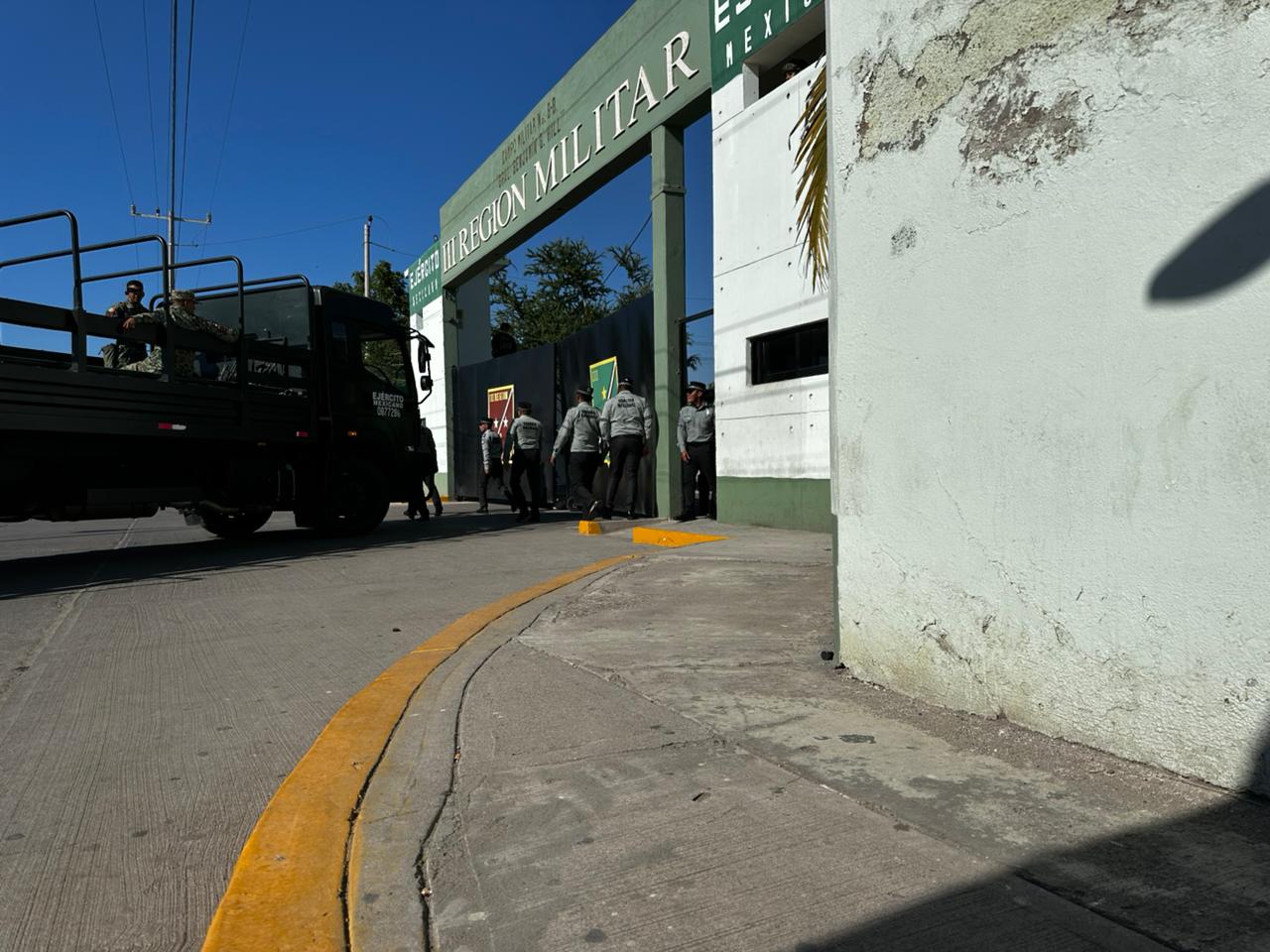 Refuerzan seguridad en la Tercera Región Militar de Mazatlán por visita de Trevilla Trejo