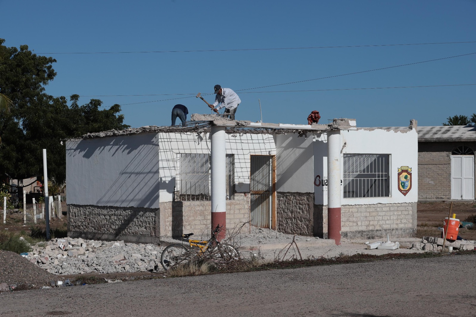 rehabilitación de dispensario medico de el caracol Guasave