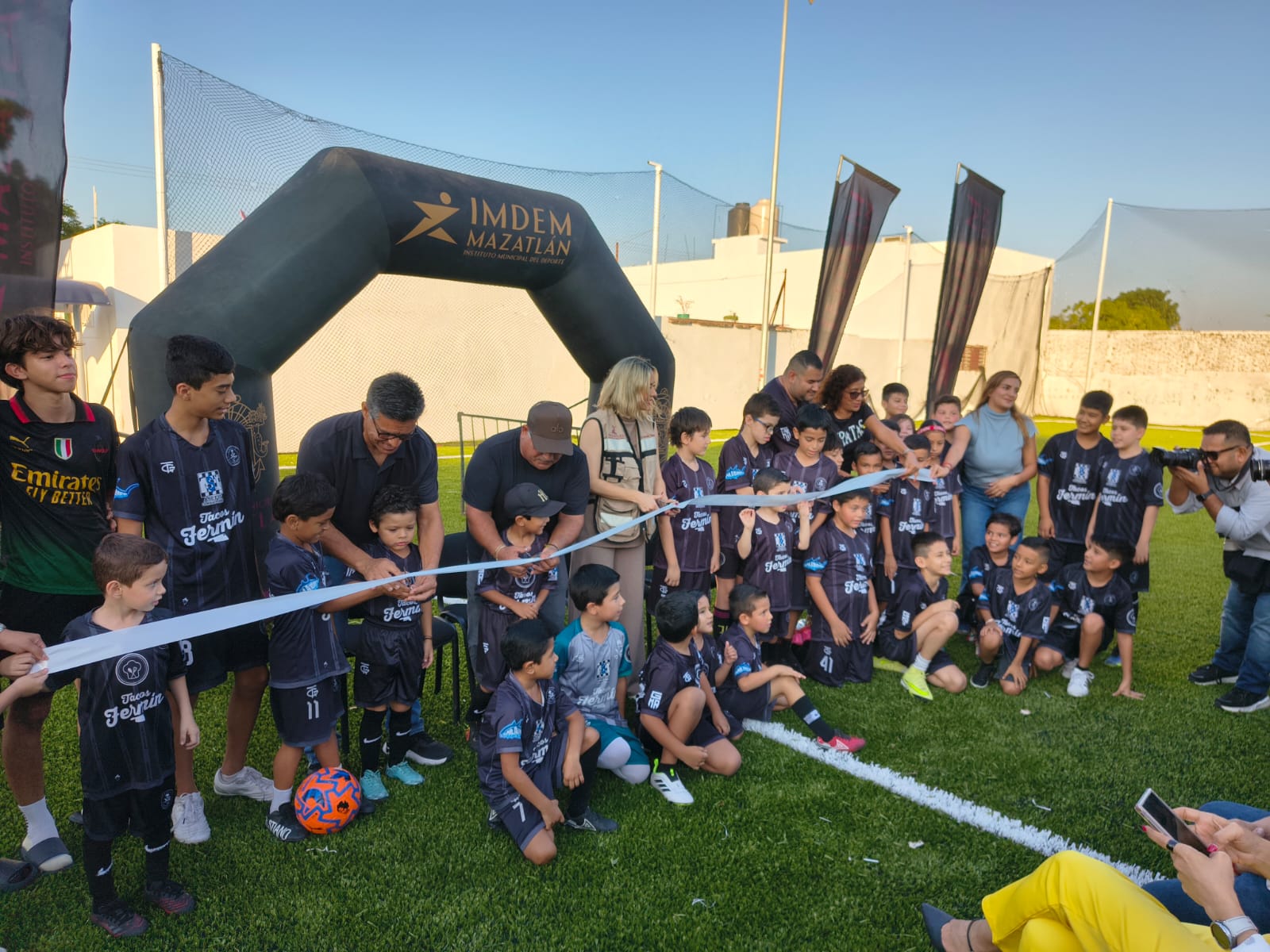 Rehabilitan cancha de futbol 7 en Mazatlán, Sinaloa