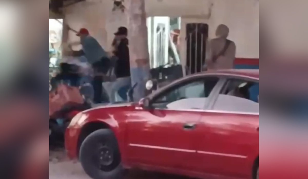 Riña entre "macheteros" en San Miguel Zapotitlán, Ahome, Sin.