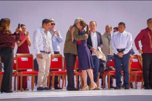 Rubén Rocha Moya felicita a Claudia Sheinbaum en séptimo aniversario de la 4T