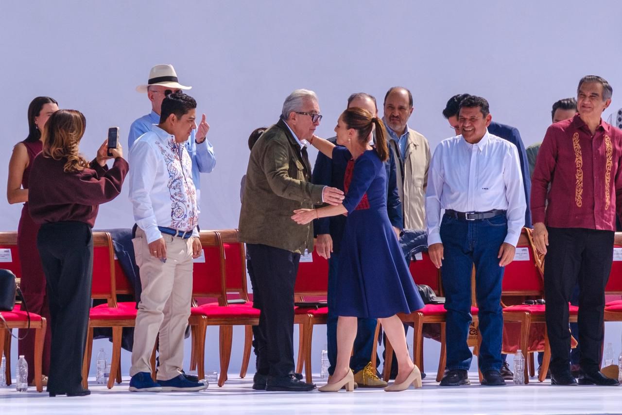 Rubén Rocha Moya felicita a Claudia Sheinbaum en séptimo aniversario de la 4T