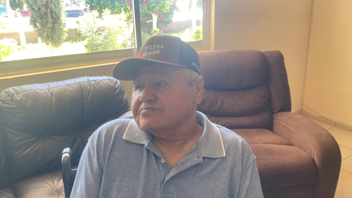 santa de un abuelito del asilo de ansianos de guasave