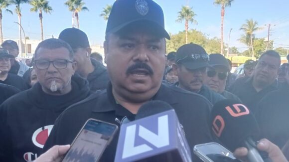 Policías jubilados reclaman 2.5 mdp que les deben en finiquitos y seguros de retiro
