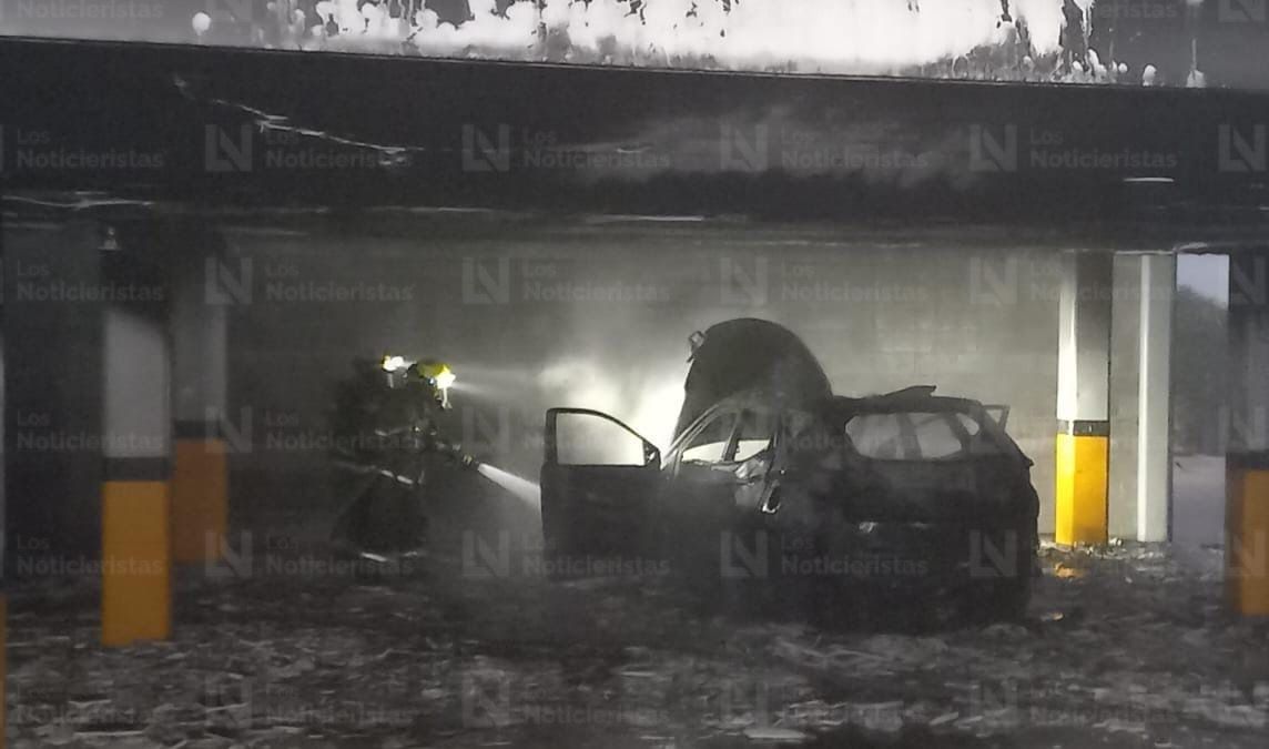 se incendia auto en hotel del desarrollo urbano tres rios