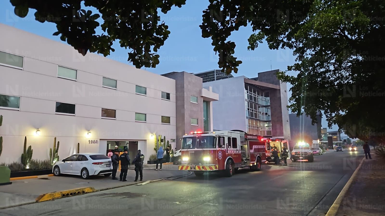 se incendia auto en hotel del desarrollo urbano tres rios