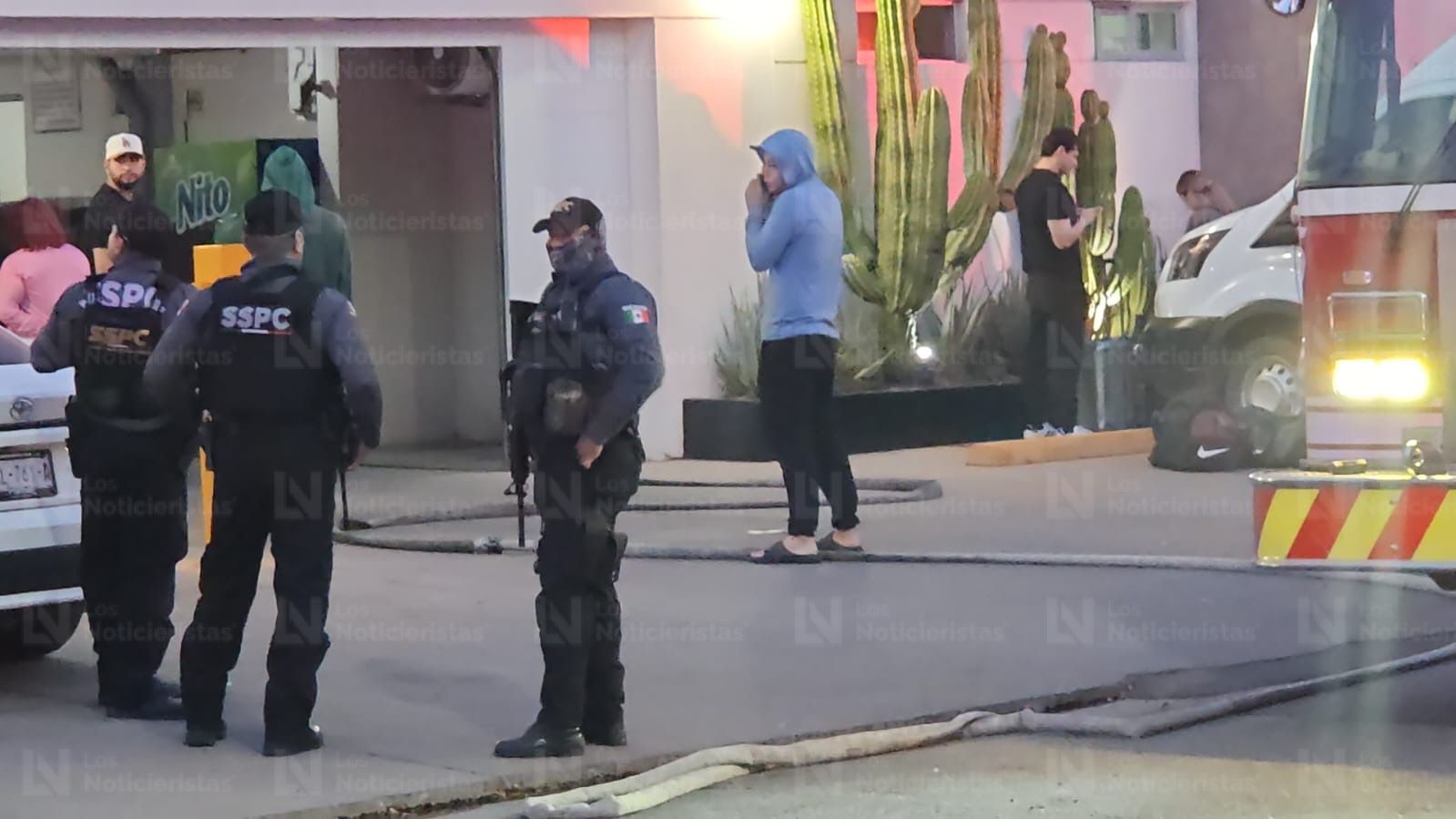 se incendia auto en hotel del desarrollo urbano tres rios