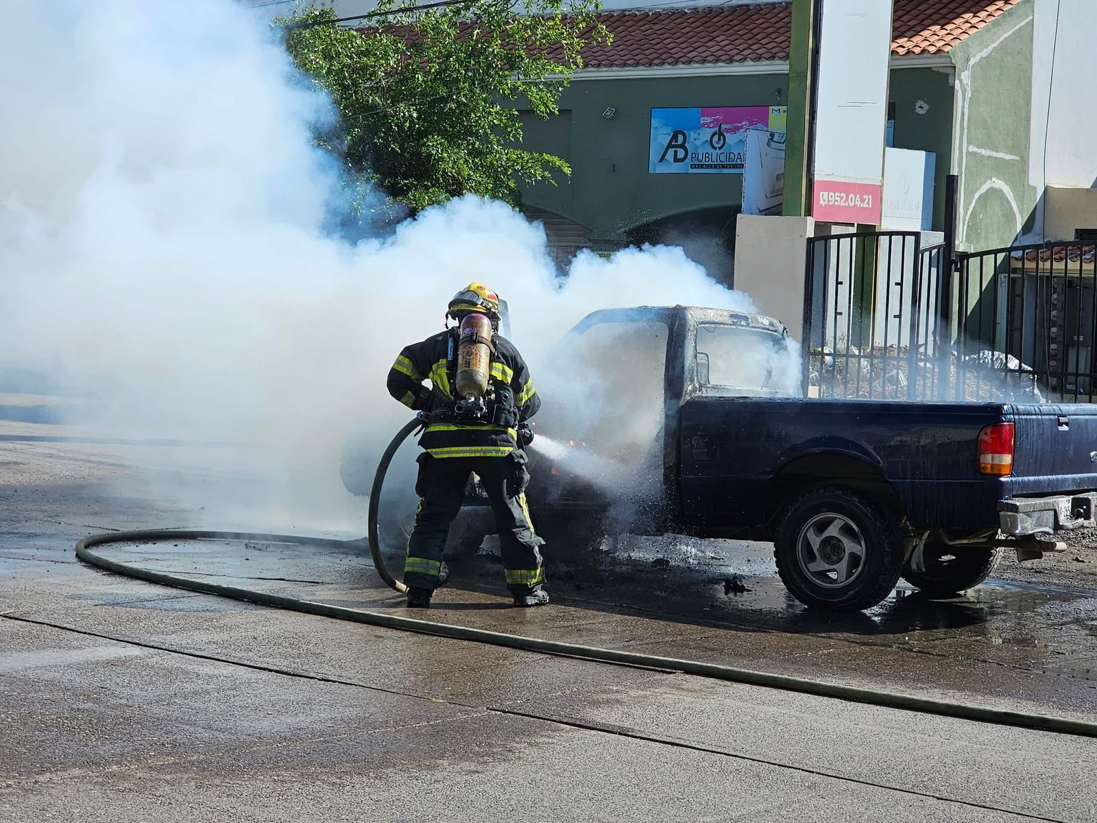 se incendia auto en mazatlan