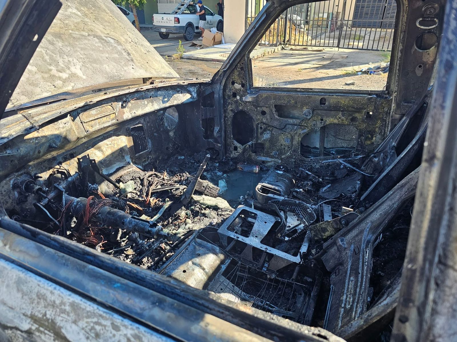 se incendia auto en mazatlan