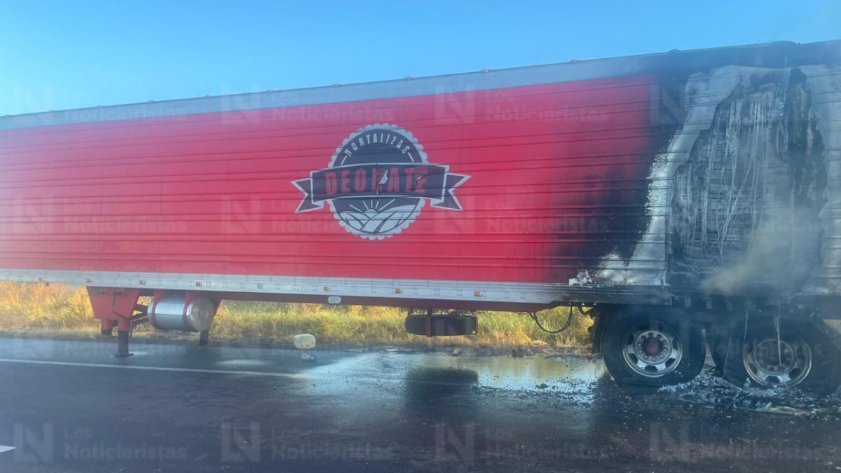 se incendia trailer en juan jose rios accidente