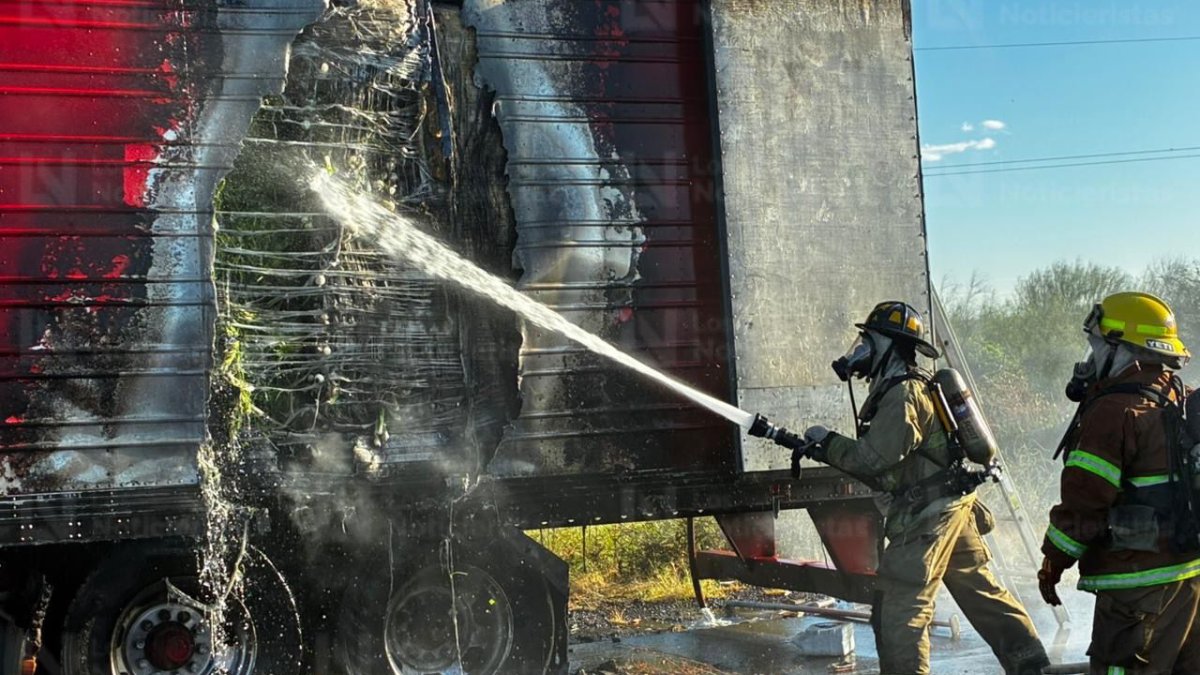 se incendia trailer en juan jose rios sinaloa
