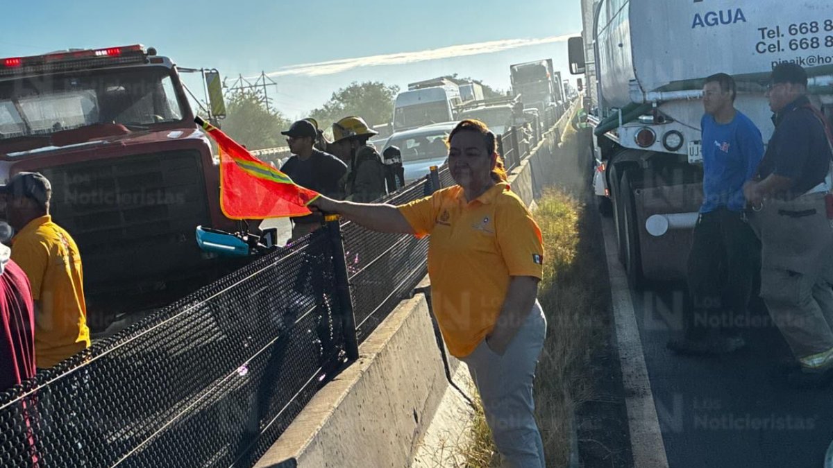 se incendia trailer en juan jose rios trafico