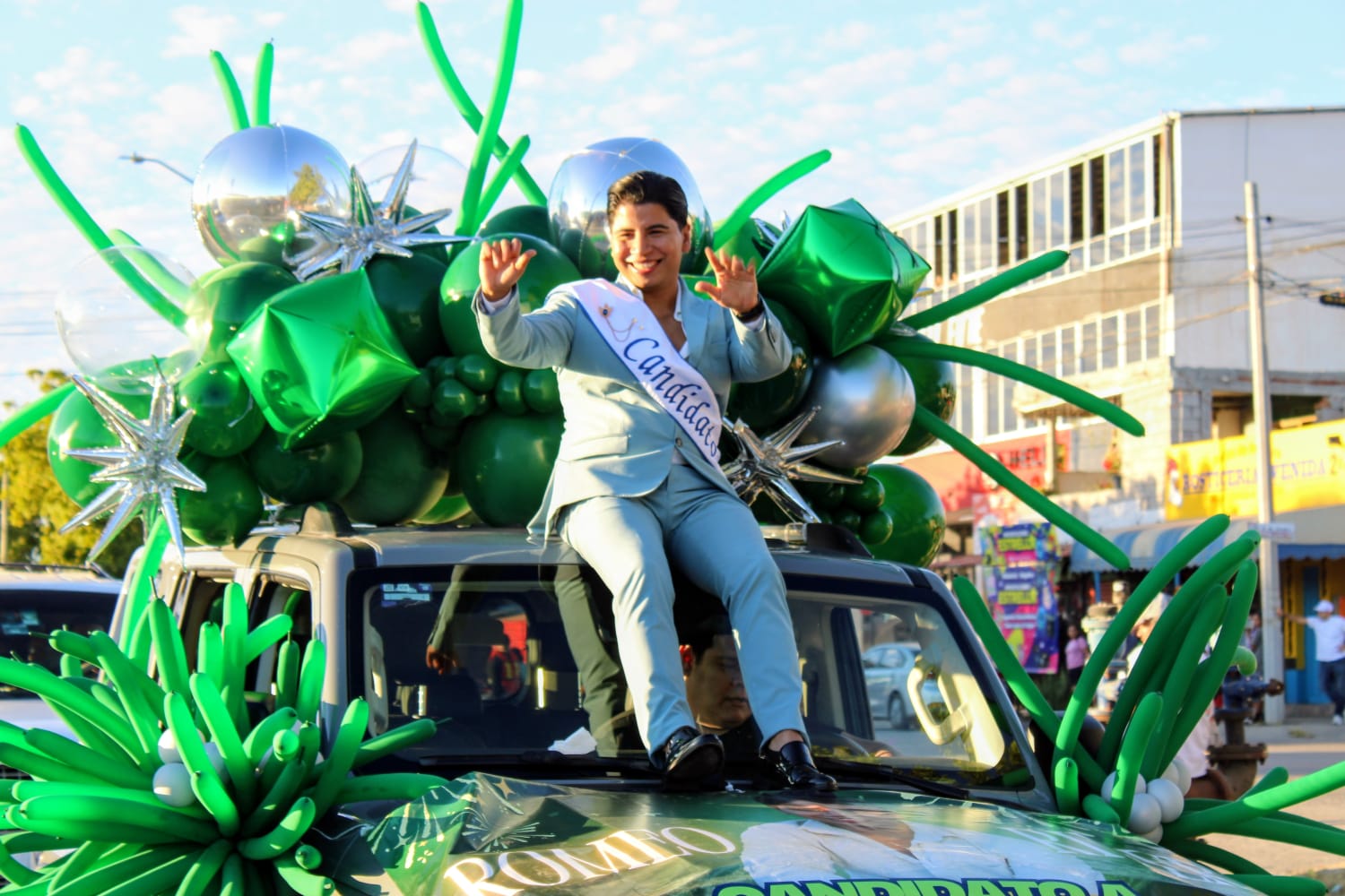 Se realiza primera manifestación de candidatos del Carnaval de Mazatlán 2026