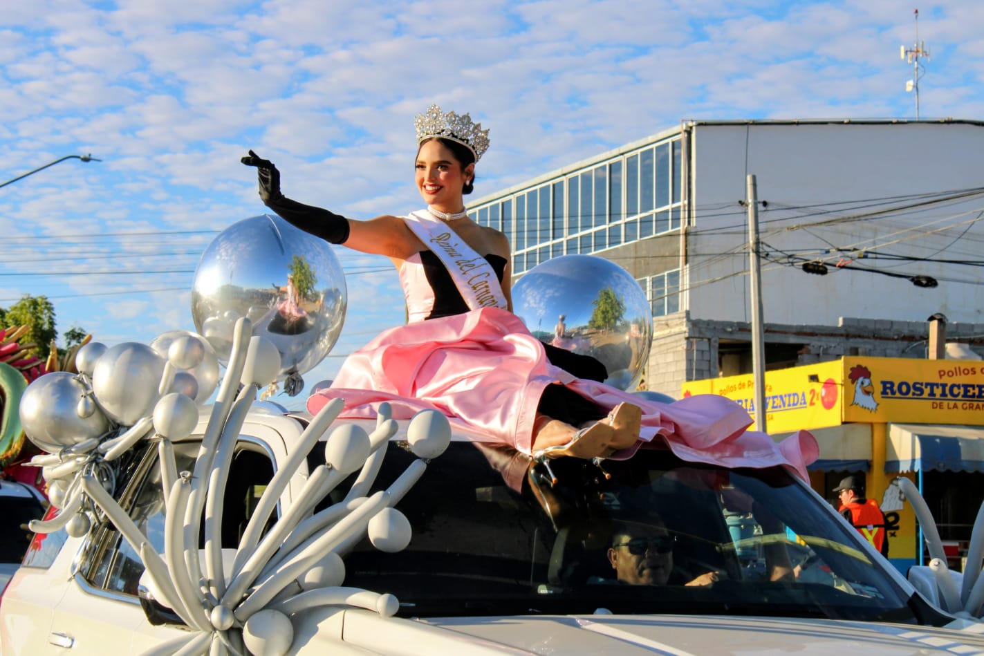 Se realiza primera manifestación de candidatos del Carnaval de Mazatlán 2026