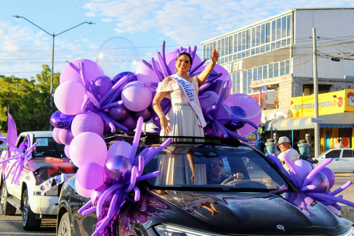 Se realiza primera manifestación de candidatos del Carnaval de Mazatlán 2026