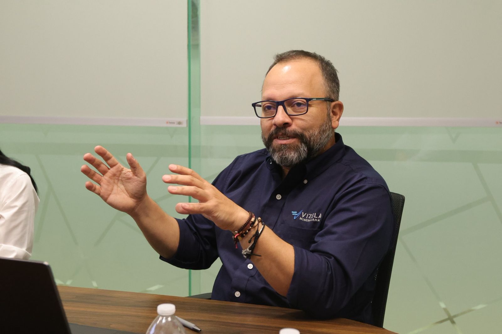 Secretario de Economía de Sinaloa se reúne con directivos de minera canadiense Vizsla Silver, en Mazatlán