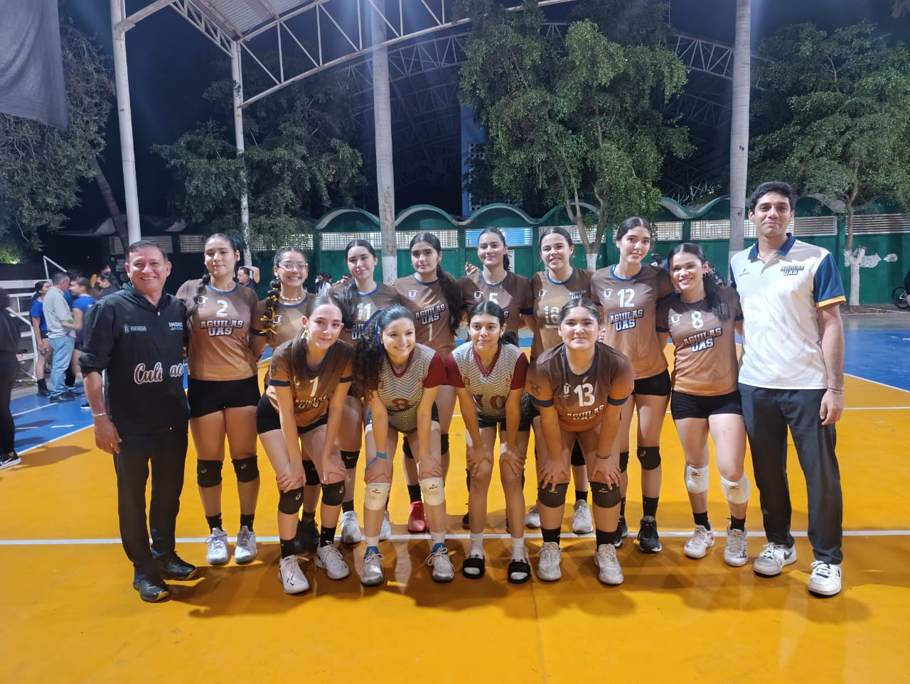 equipo de voleibol femenil Águilas UAS