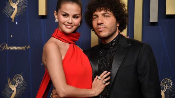 Selena Gomez y Benny Blanco se lucen en la pista de baile con “La Chona” y “El Tucanazo” de Los Tucanes de Tijuana