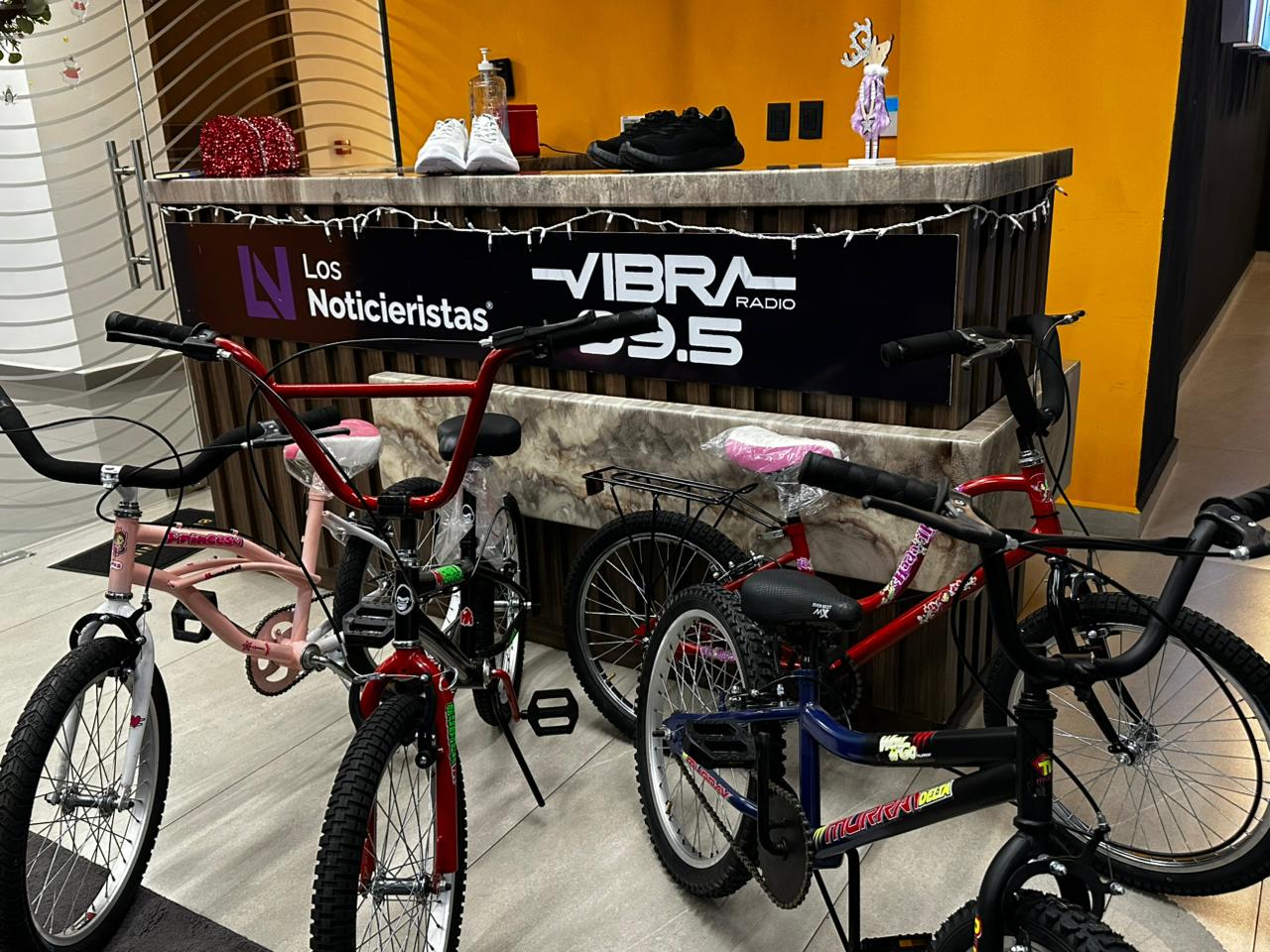 Realizan sorteo impulsado por Julio Preciado y Vibra Radio en Mazatlán