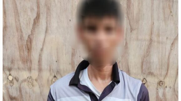 ¡Intentó fugarse a pie! Aseguran a sujeto con arma corta y radio en Culiacán