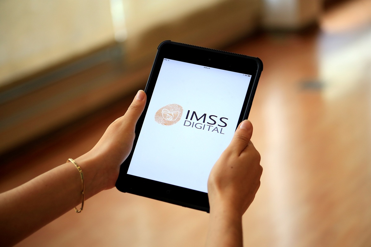 Aplicación de IMSS Digital en una tablet