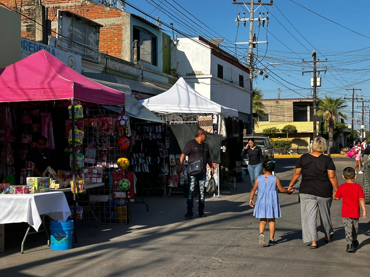 verbena y tianguis navideño en el centro de Villa Unión, Mazatlán