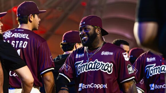 Los Tomateros de Culiacán anuncian el regreso de Dwight Smith Jr.