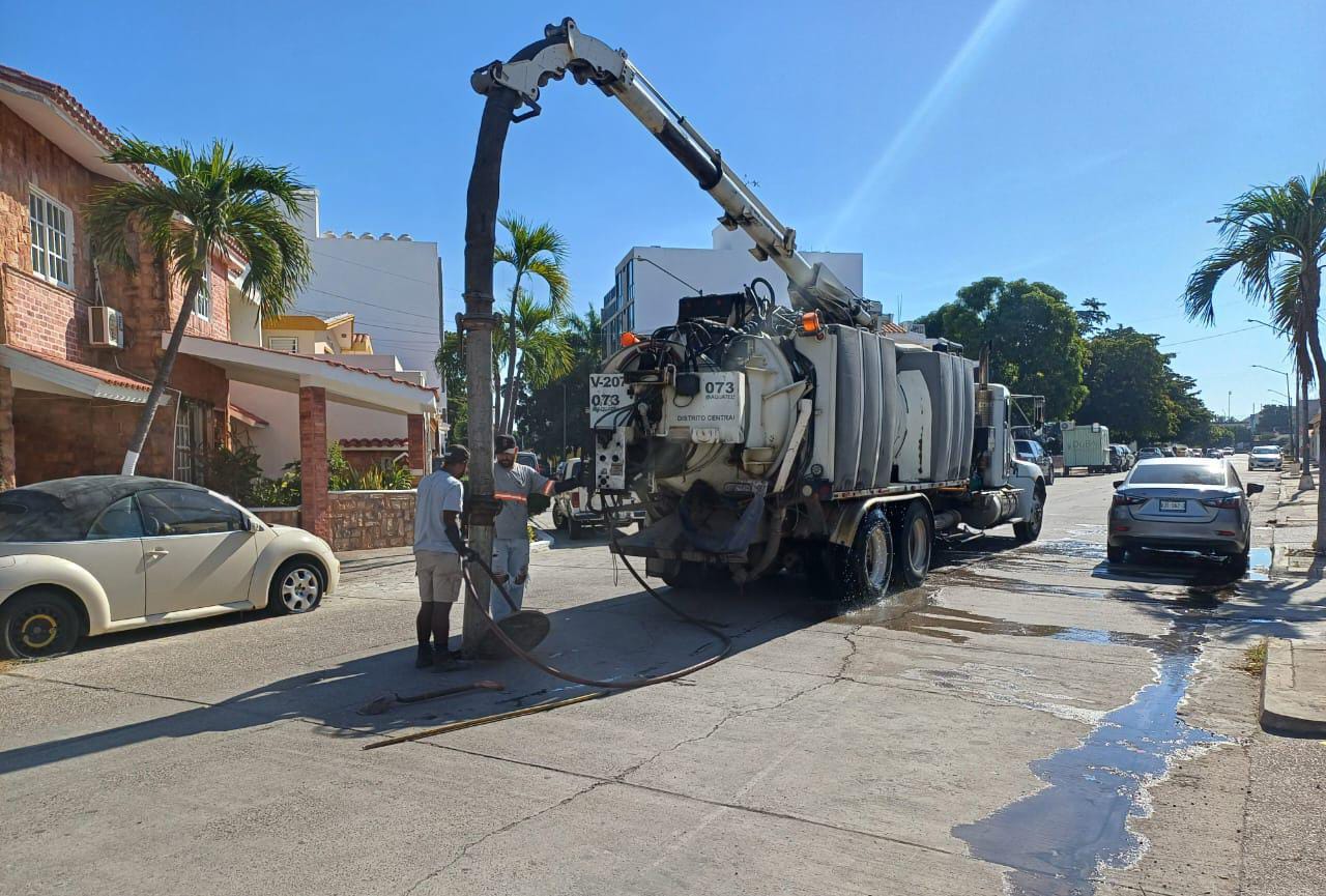 Desazolves correctivos en Mazatlán