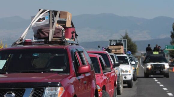 Paisanos modifican rutas y reducen paso por Sinaloa en temporada decembrina