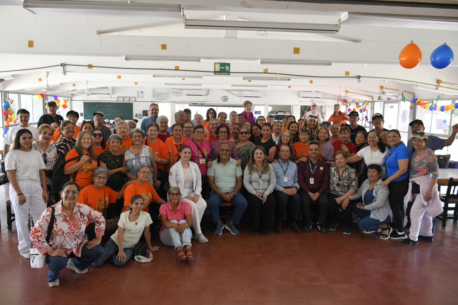 Adultos mayores participan en campamentos de Turismo Social