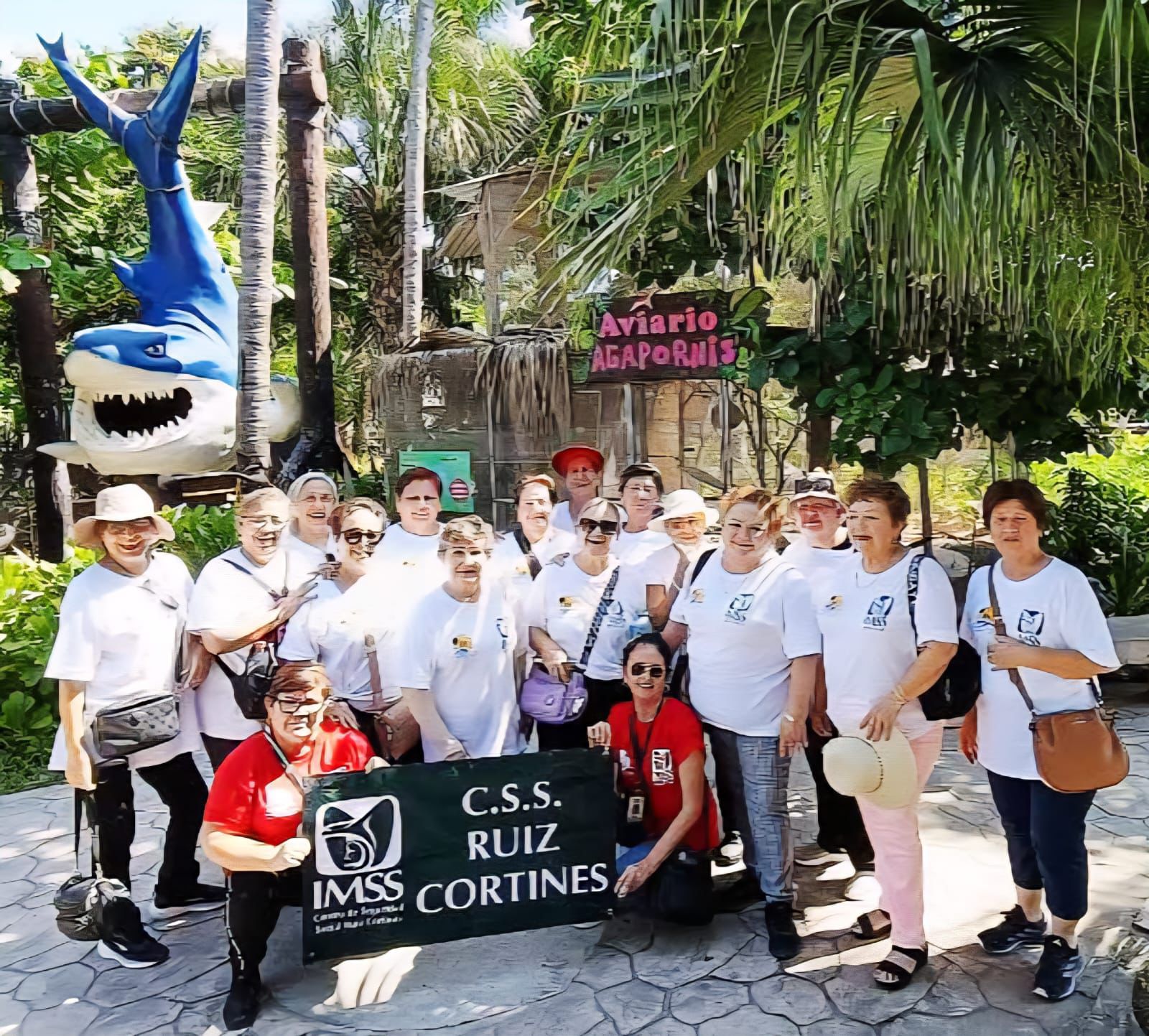 Adultos mayores participan en campamentos de Turismo Social