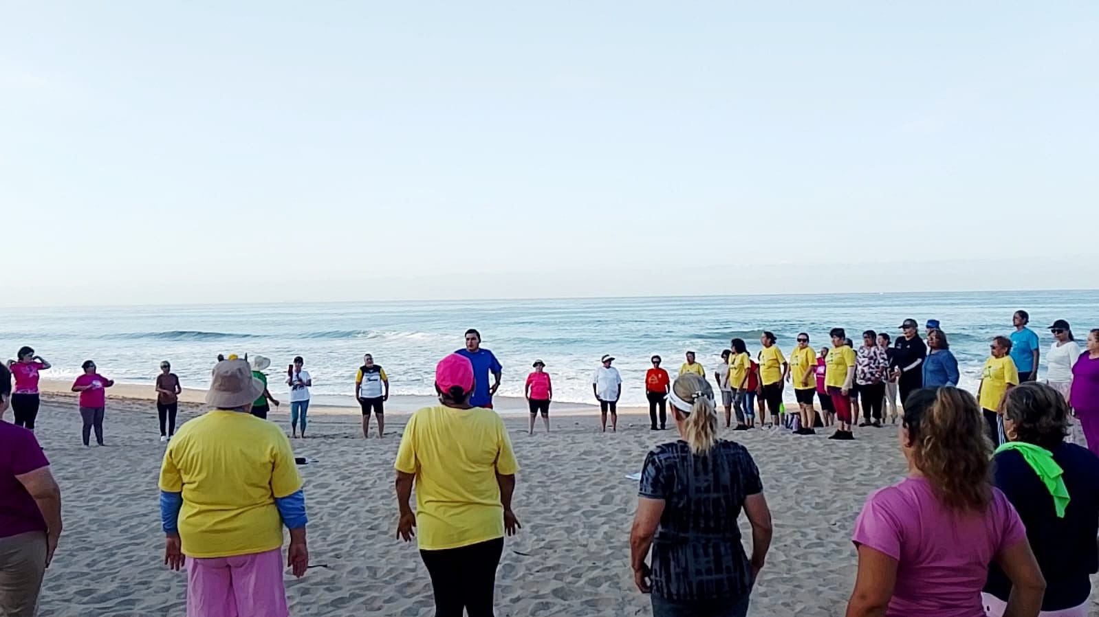 Adultos mayores participan en campamentos de Turismo Social