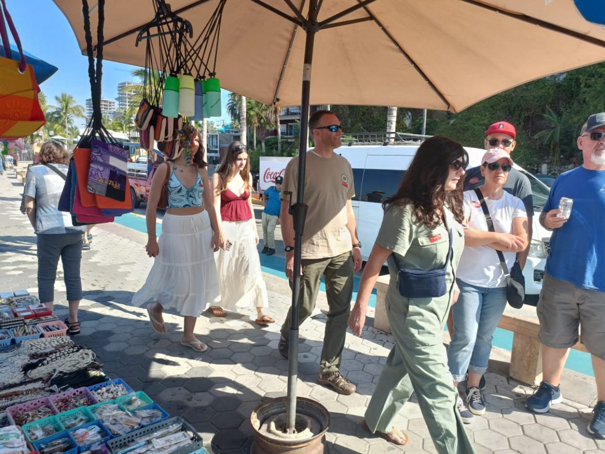 turistas llegan en cruceros a Mazatlán