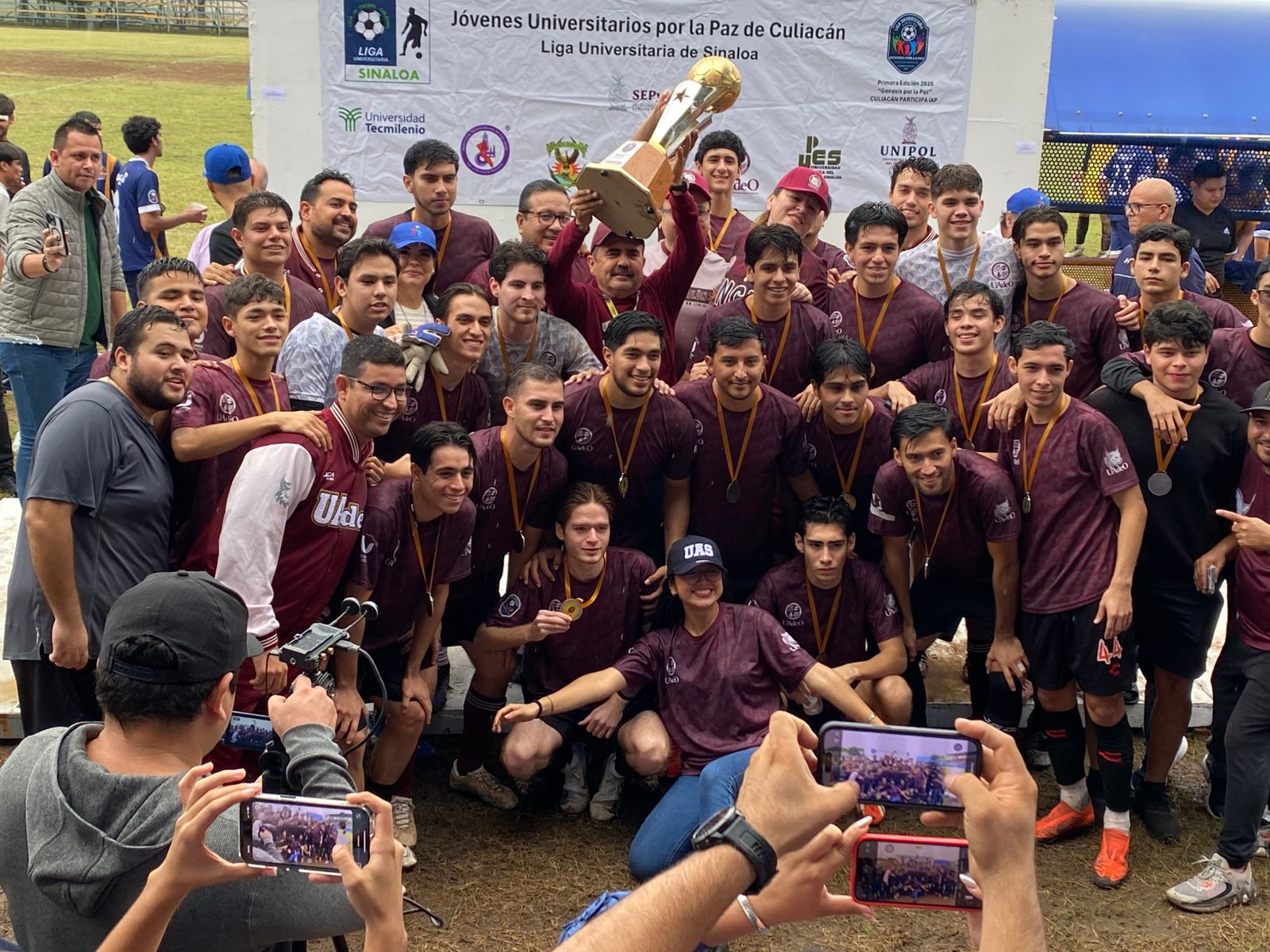 UAdeO campeones de la Liga Universitaria de futbol Sinaloa