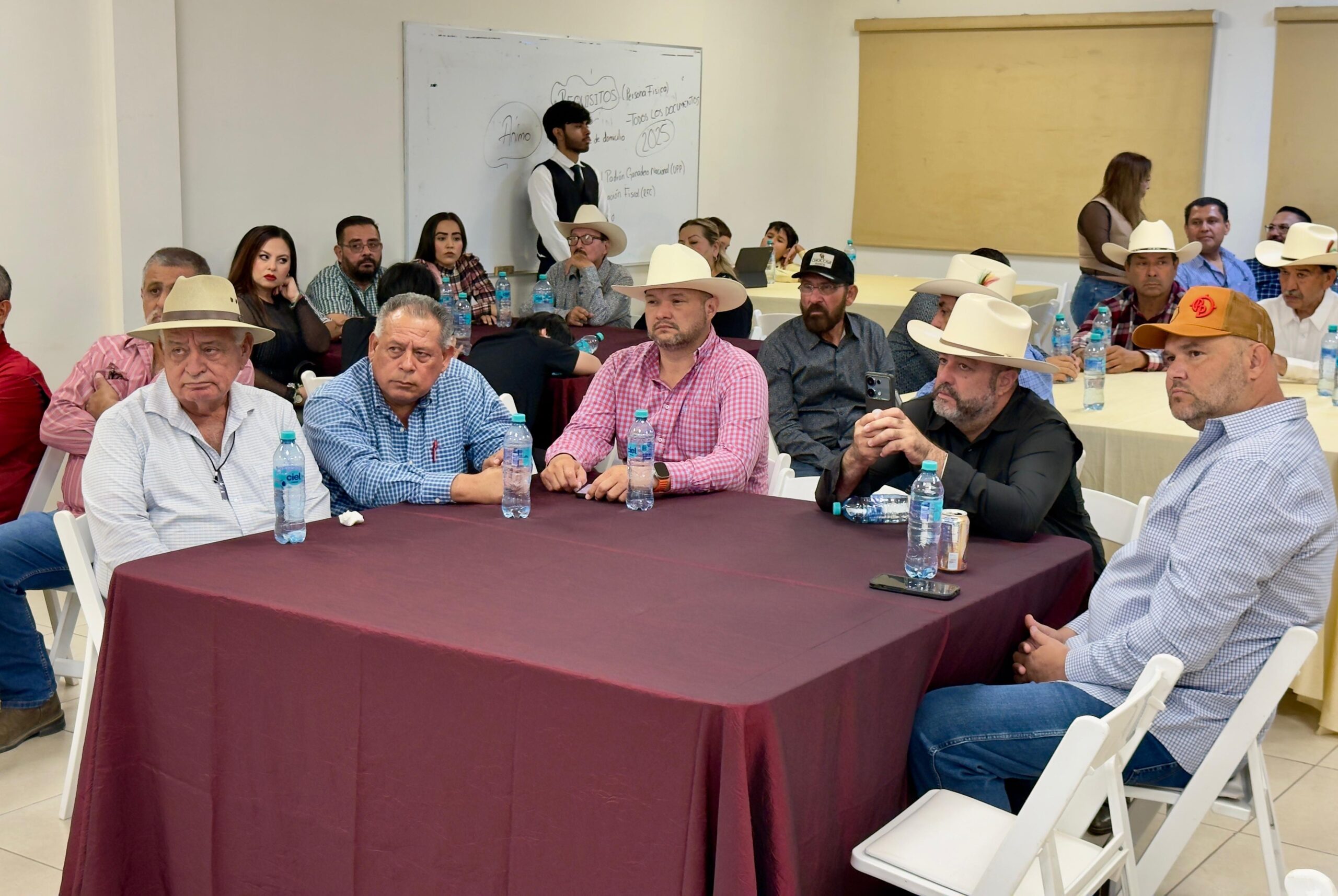 Ganaderos reconocen programa de mejoramiento genético del gobierno estatal
