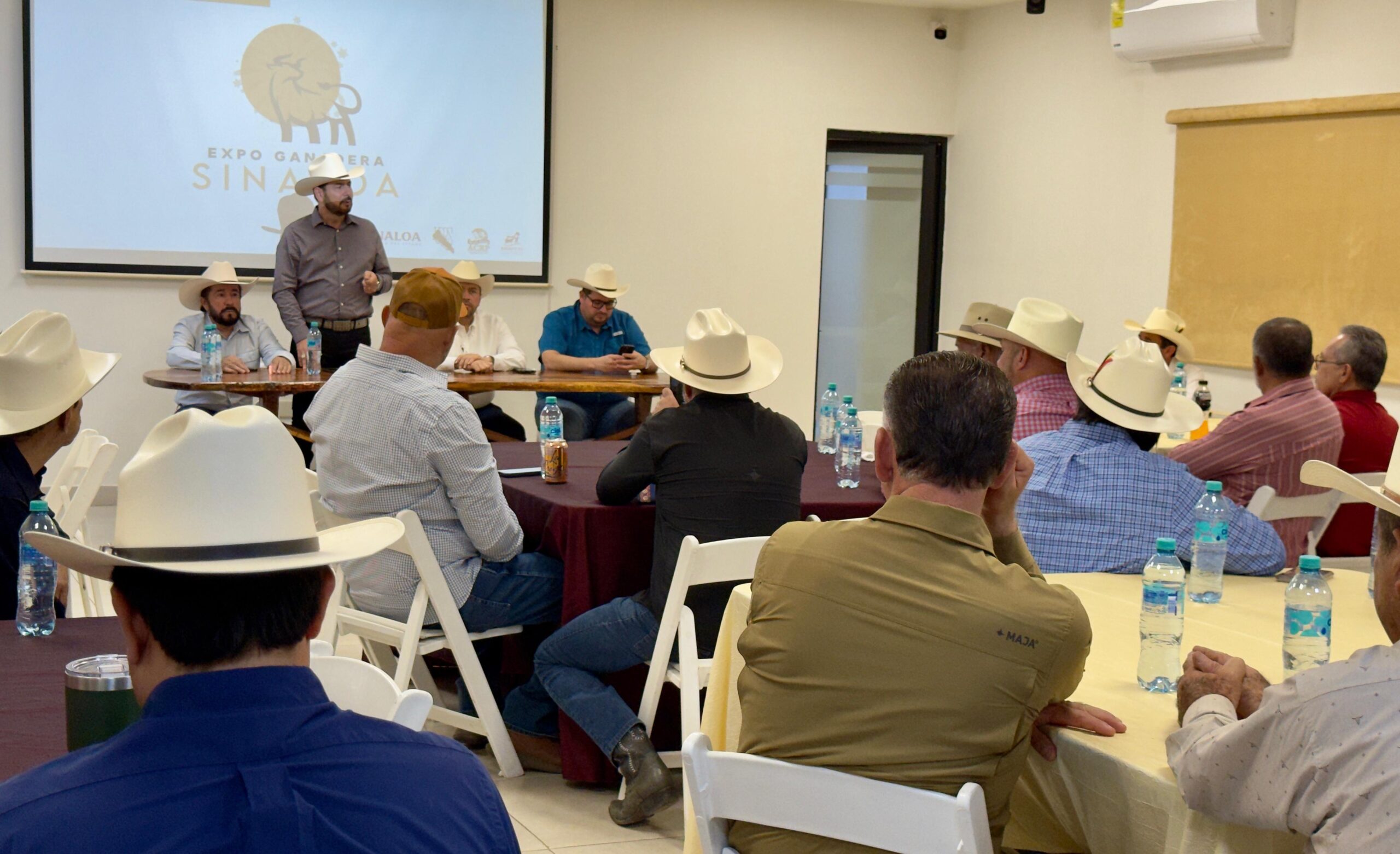 Ganaderos reconocen programa de mejoramiento genético del gobierno estatal